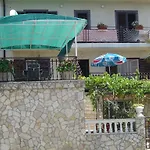 Ane Apartment *
